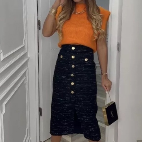 Zara Button Pencil Skirt - Picture 9 of 12